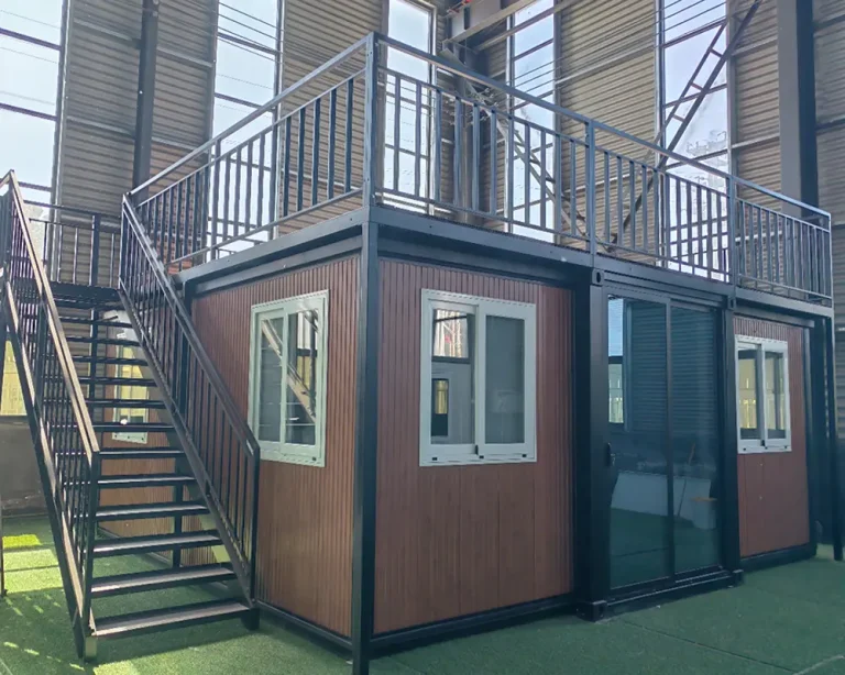 Casa contêiner expansível localizada, pronta para envio